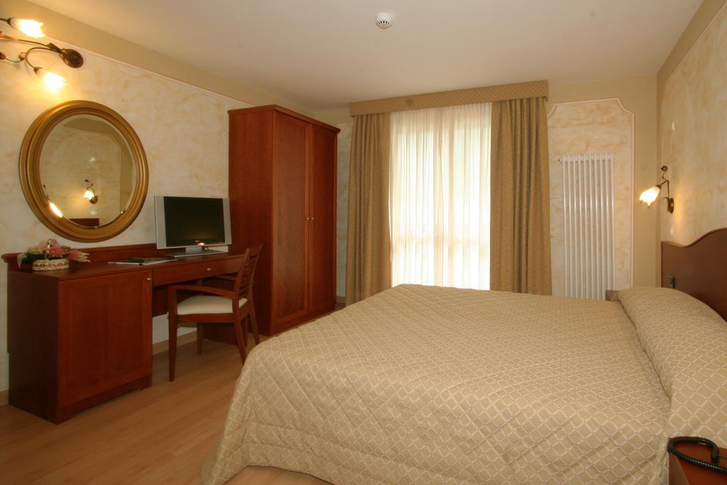 Hotel Dama Bianca Valtournenche Bilik gambar