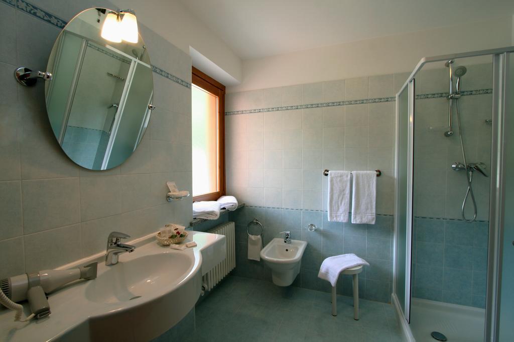 Hotel Dama Bianca Valtournenche Bilik gambar